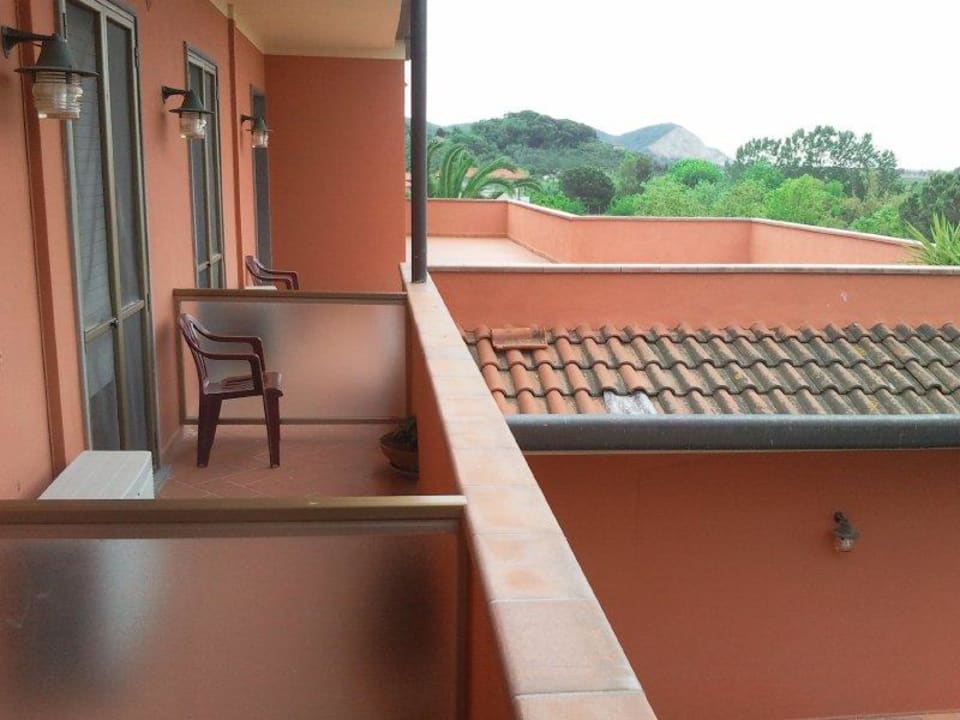 Ausblick auf den Nachbarbalkon Hotel Le Rotonde