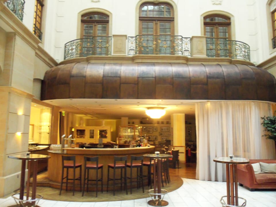 Innenhof mit Bar Gewandhaus Dresden, Autograph Collection