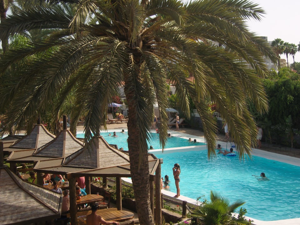 Poolanlage HL Miraflor Suites Hotel