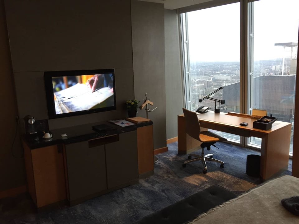 Tv Shangri-La Hotel, At The Shard, London