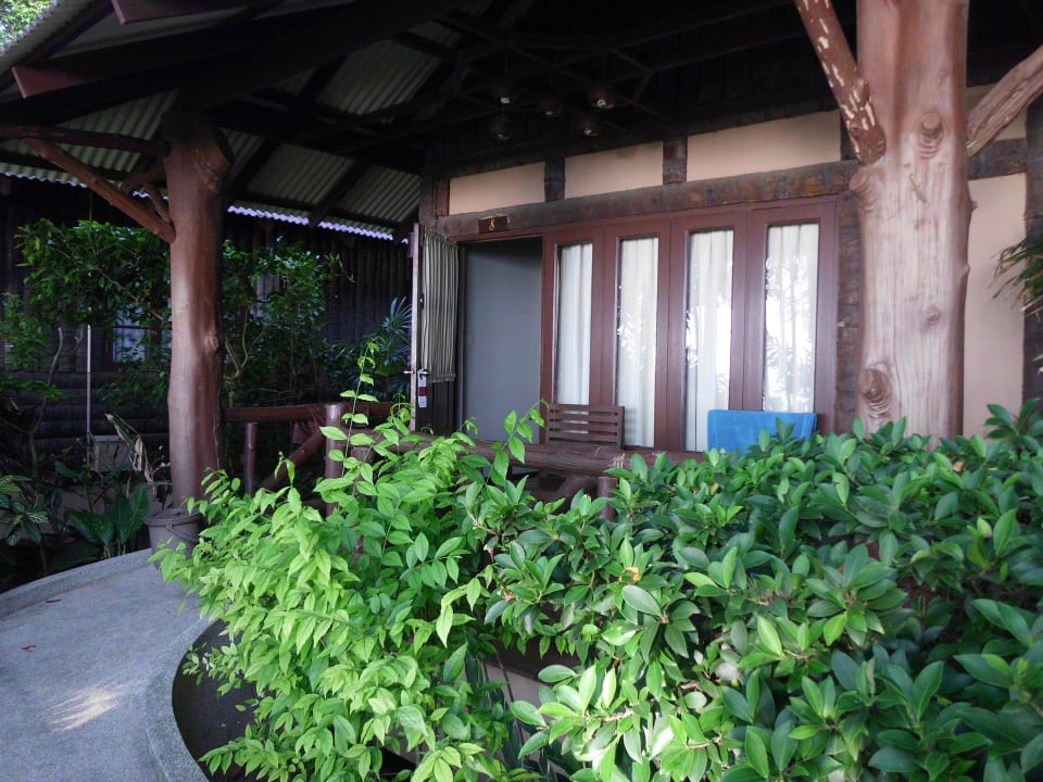 Bungalow Nr. 8 Außenansicht Baan Klang Aow Beach Resort