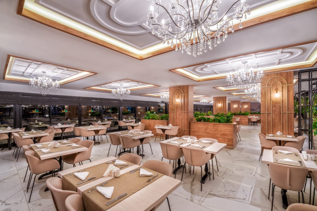Gastro Hotel Royal Garden Beach
