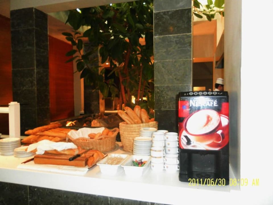 Teil des Frühstücksbüffets  The Orangers Beach Resort and Bungalows