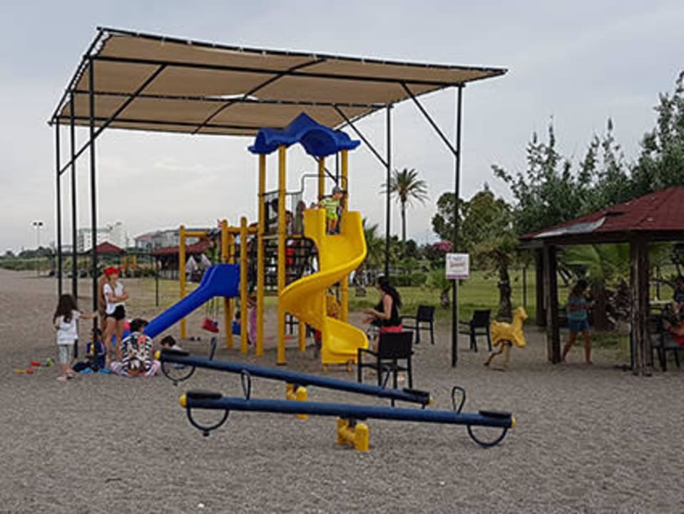 Kinderbereich beim Strand, etwas klein Calimera Serra Palace