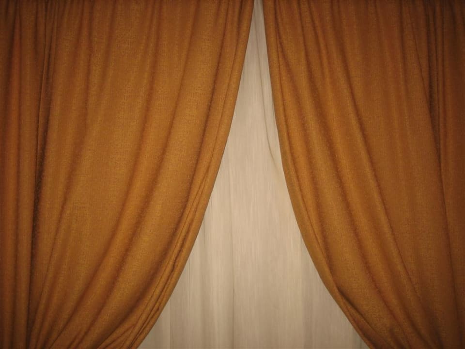 Die Vorhänge hinter den Vorhängen verdunkeln super Hipotels Bahia Grande