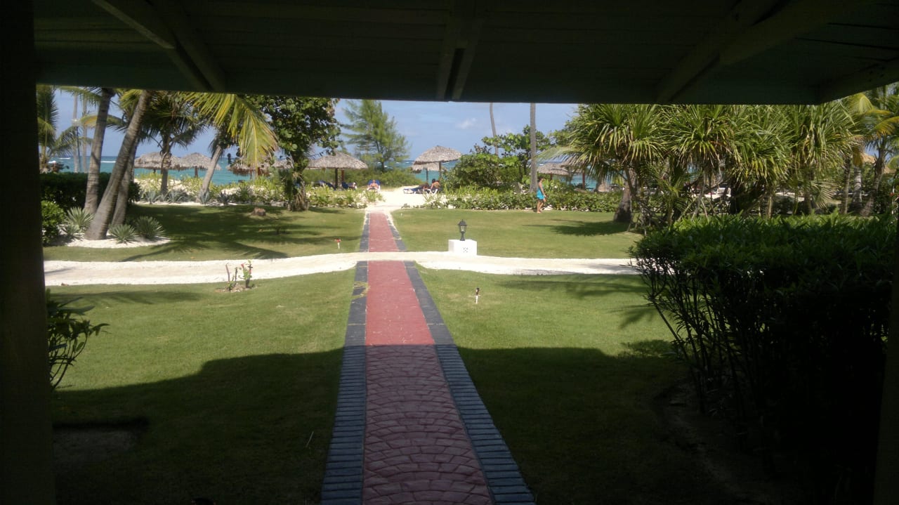 Ausgang von Haus 4000 zum Strand Grand Palladium Punta Cana Resort & Spa