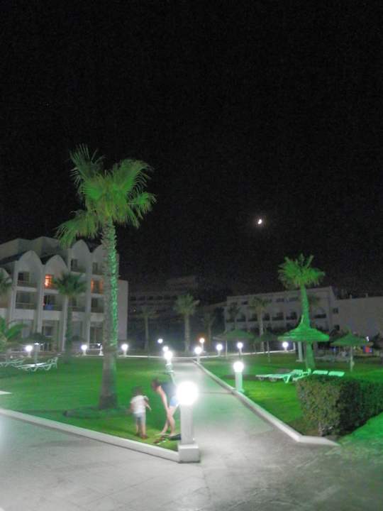 Zwischen Hotel und Strand Hotel Amir Palace