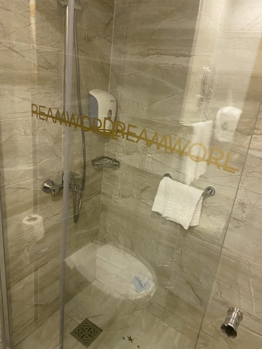 Zimmer Dream World Aqua Hotel