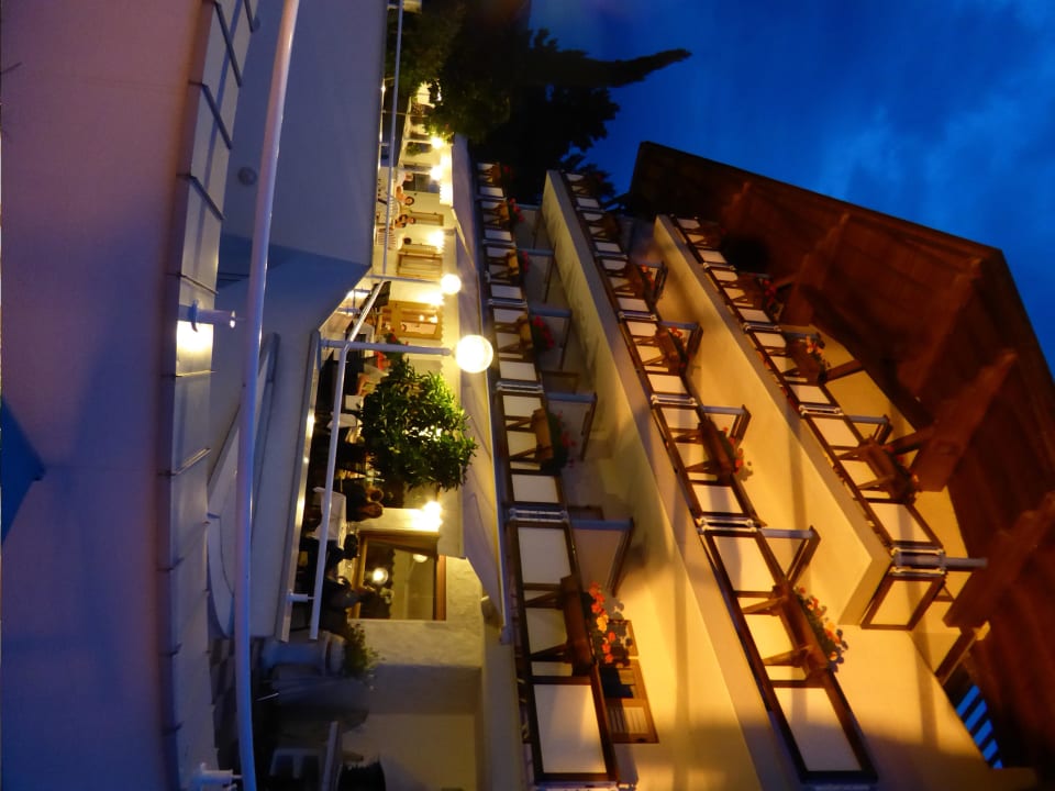 Hotel Hirzer Oliven- & Genusshotel Hirzer