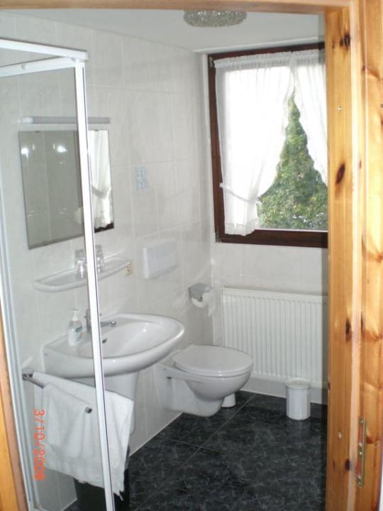 Großes Badezimmer Hotel Landgasthof Simon