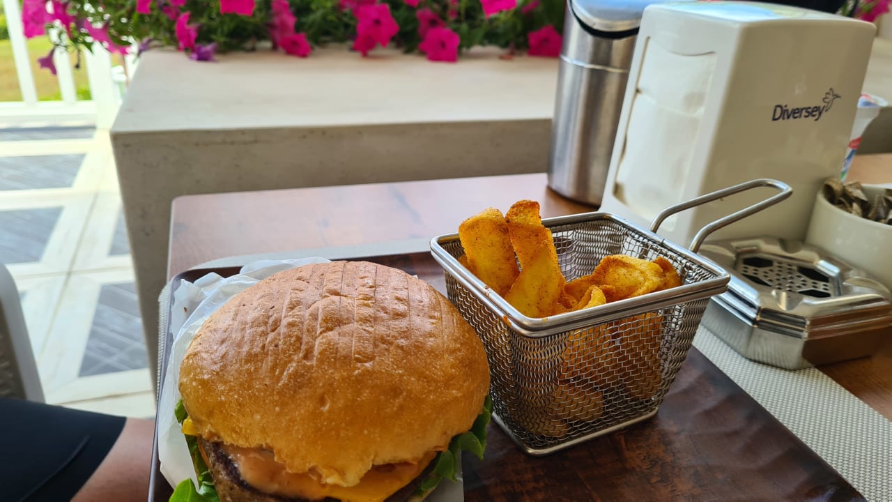 Gastro Can Garden Resort