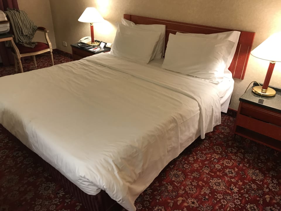 Zimmer Russott Hotel