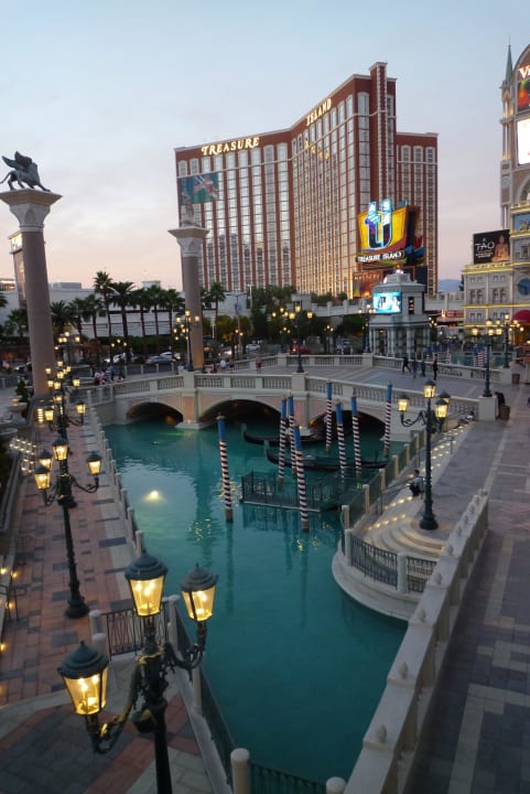 Blick auf die Hotelanlagen  The Venetian Resort & Casino