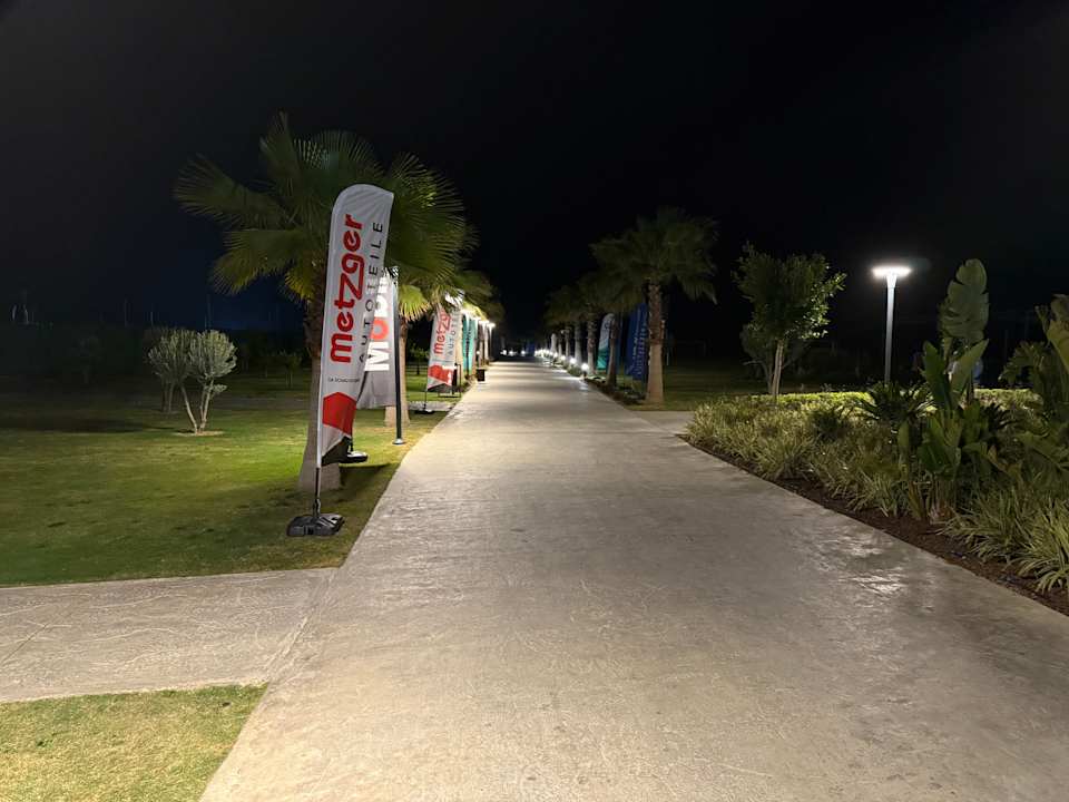 Gartenanlage Jacaranda Luxury Resort