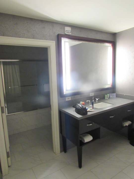 Bathroom Hotel Ambassador