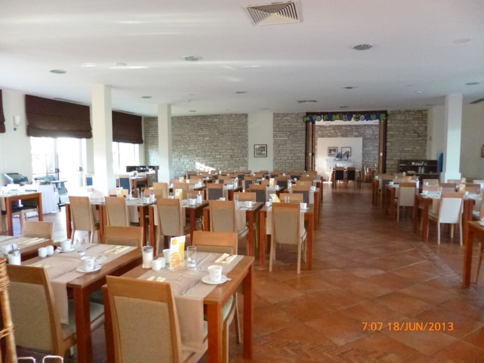 Großes, aber schön eingerichtetes Restaurant Valamar Sanfior Hotel & Casa