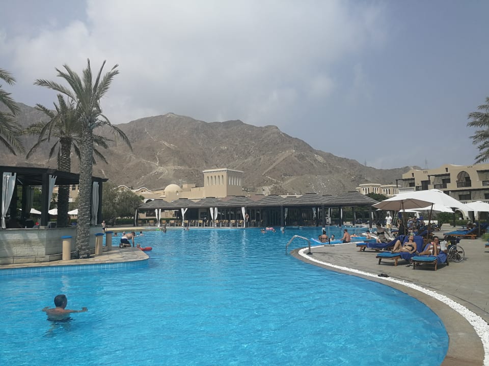 Pool Miramar Al Aqah Beach Resort