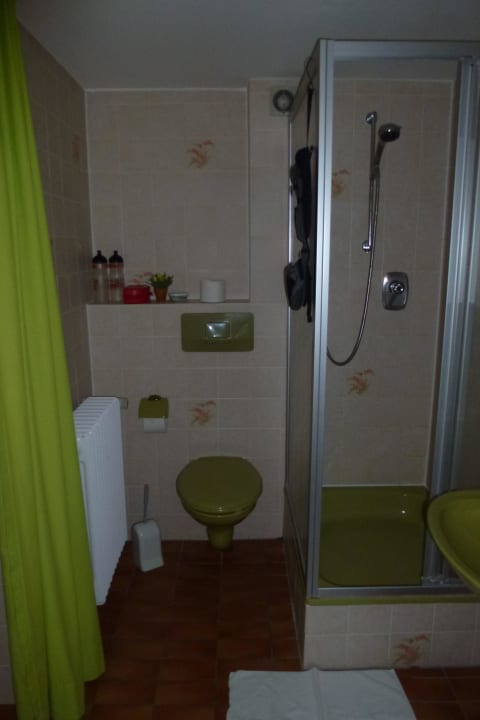 Die anbetungswürdige Duschtür ! Landhotel Oberstdorf Gruben