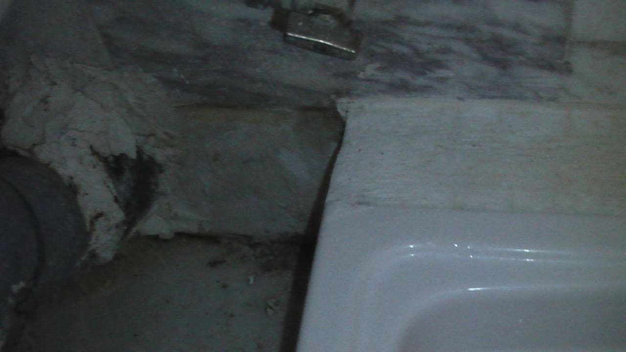 neben der Dusche Hotel Chrousso Village