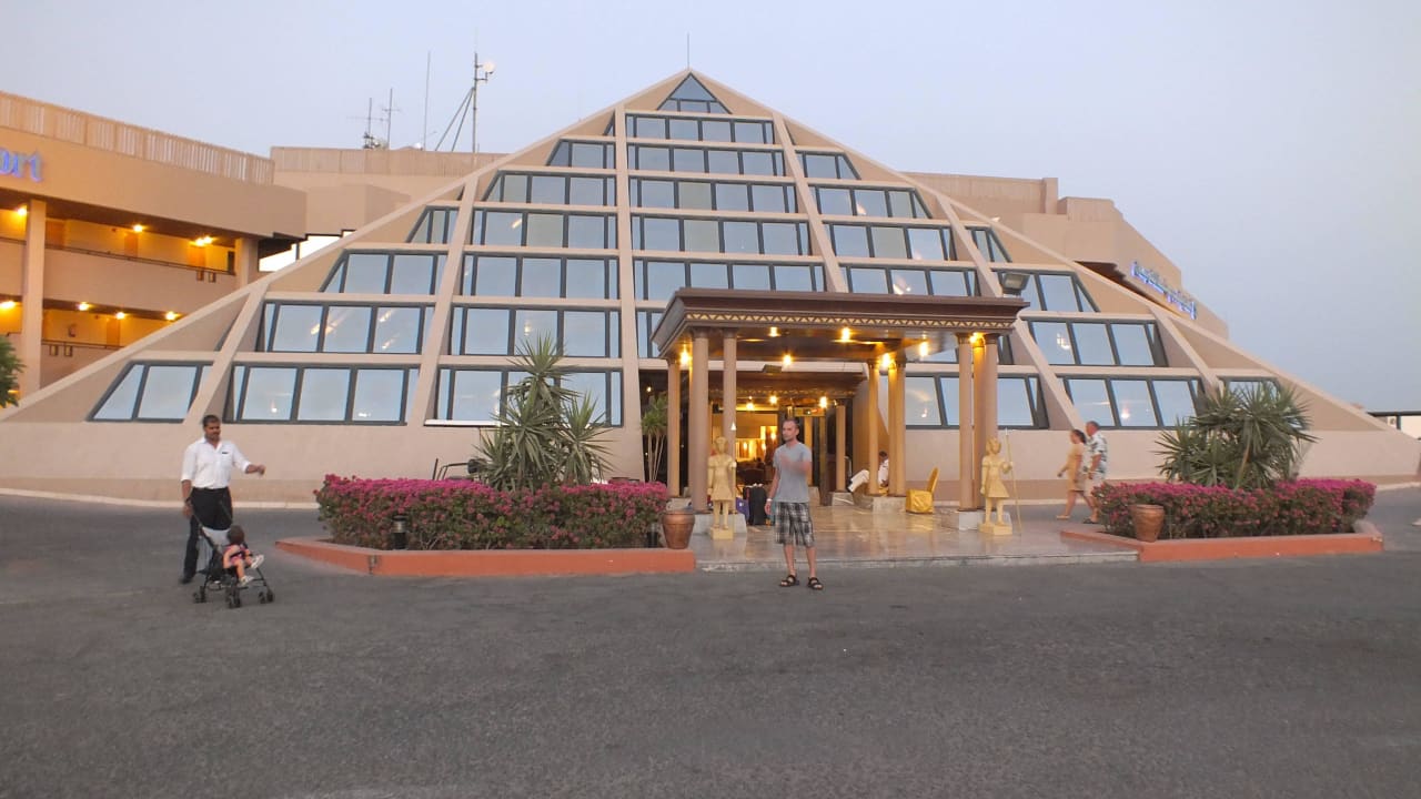 Eingang Pharaoh Azur Resort