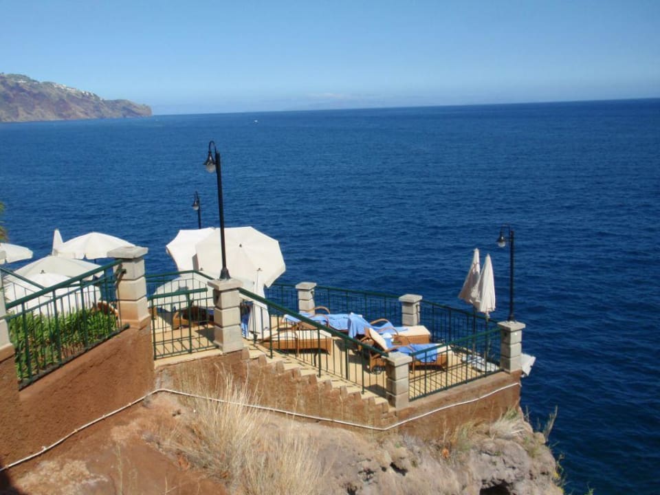 Przy basenie Hotel The Cliff Bay (PortoBay)