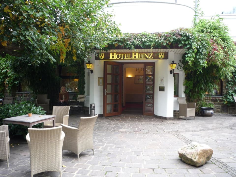 Hoteleingang Hotel Heinz