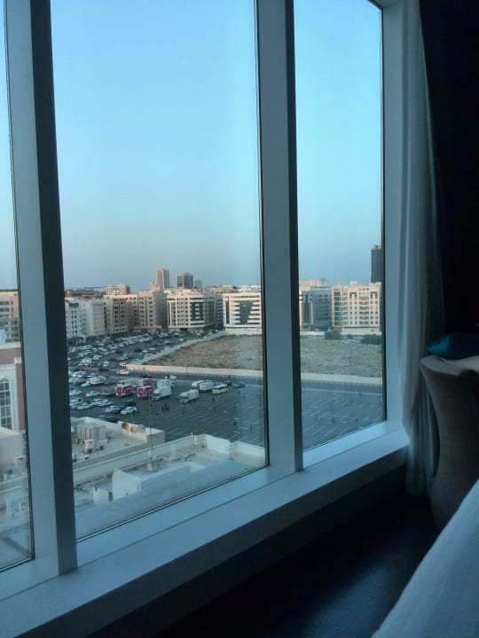 7. Etage - Zimmer 715 - Blick vom Bett The Canvas Hotel Dubai MGallery By Sofitel