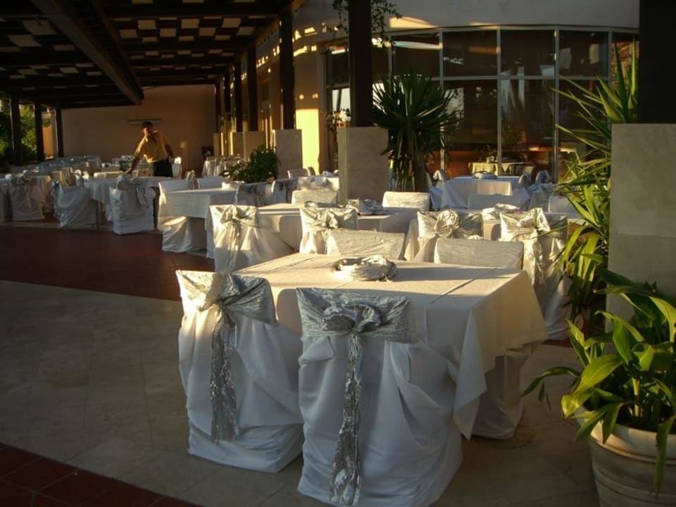 festlich geschmückte Restaurantterrasse TUI BLUE Xanthe