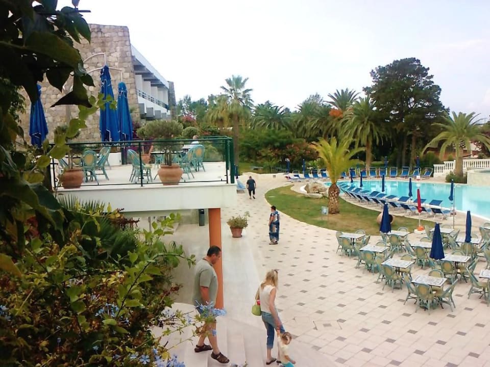 Blick auf den neu renovierten Pool Aldiana Club Rocca Nettuno Calabria