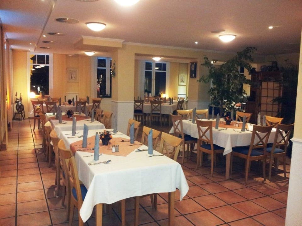 Der helle, freundliche Frühstücksraum Hotel Bigger Hof
