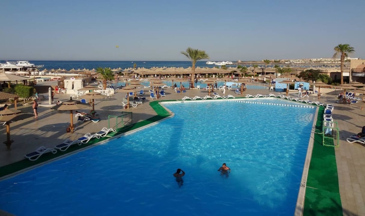 Viel Platz zum Erholen Aladdin Beach Resort