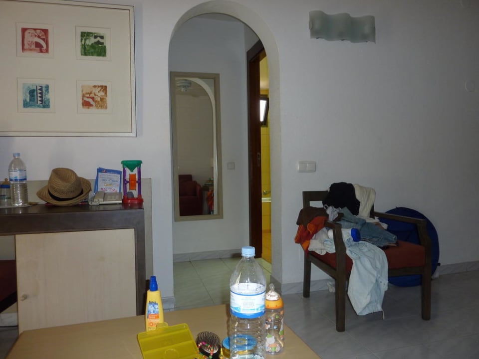 Durchgang SBH Hotel Taro Beach