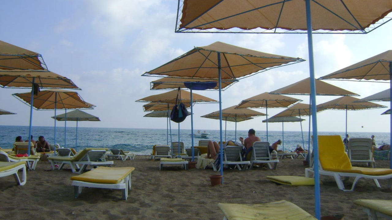 Blick von den Hotel-Liegen aufs Meer Asteria Collection Side