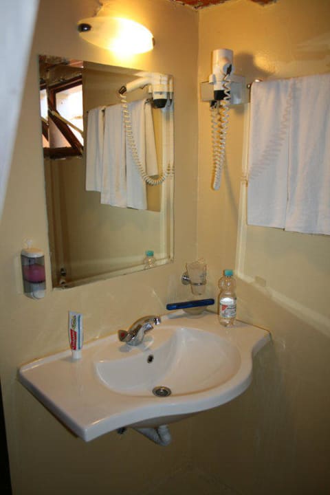 Bad mit Blick auf Waschplatz Clover Magic Nova Beach