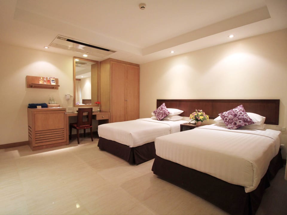Superior Cabana Hotel Tropicana Pattaya