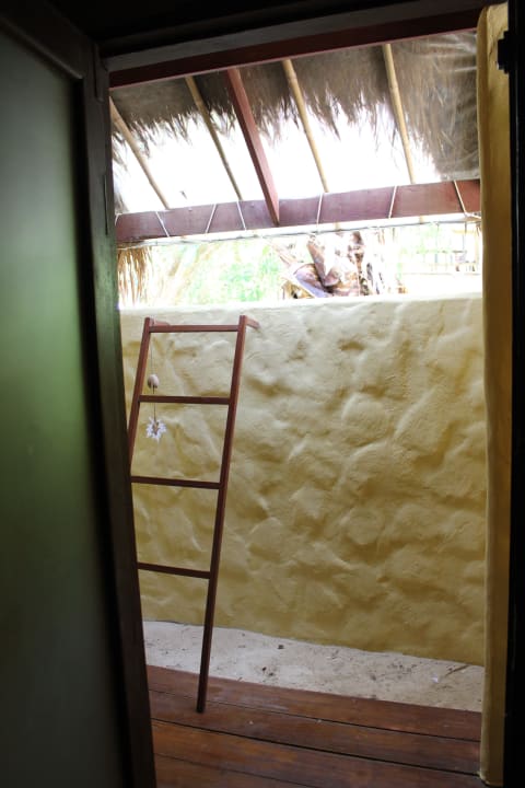 Das Bad von innen aus  Hotel Thapwarin Resort