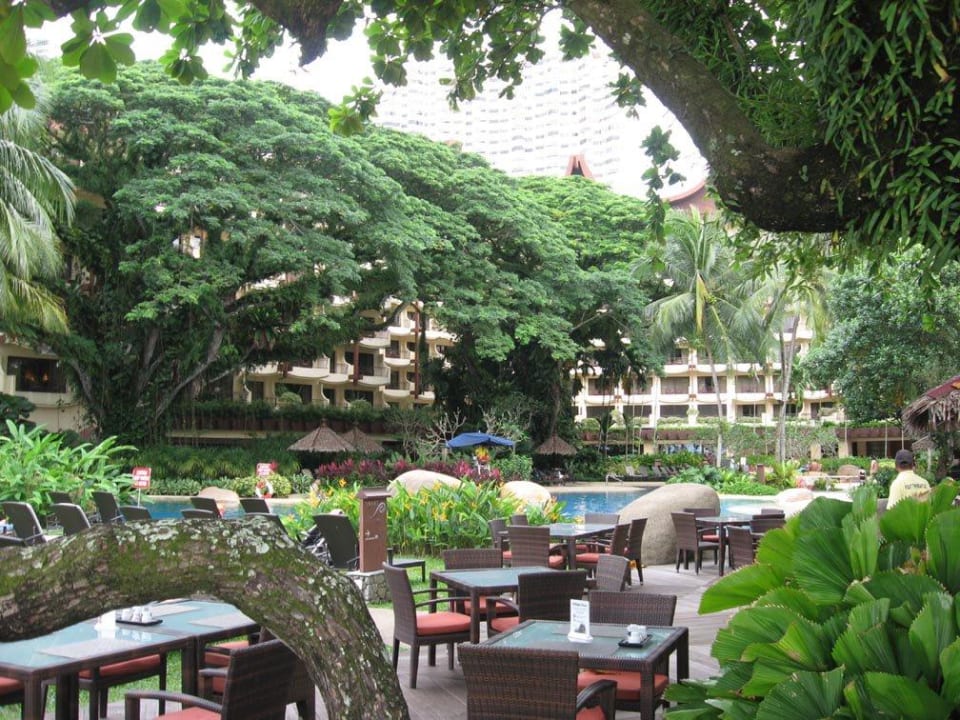 Poolbar Hotel Shangri-La Rasa Sayang Resort