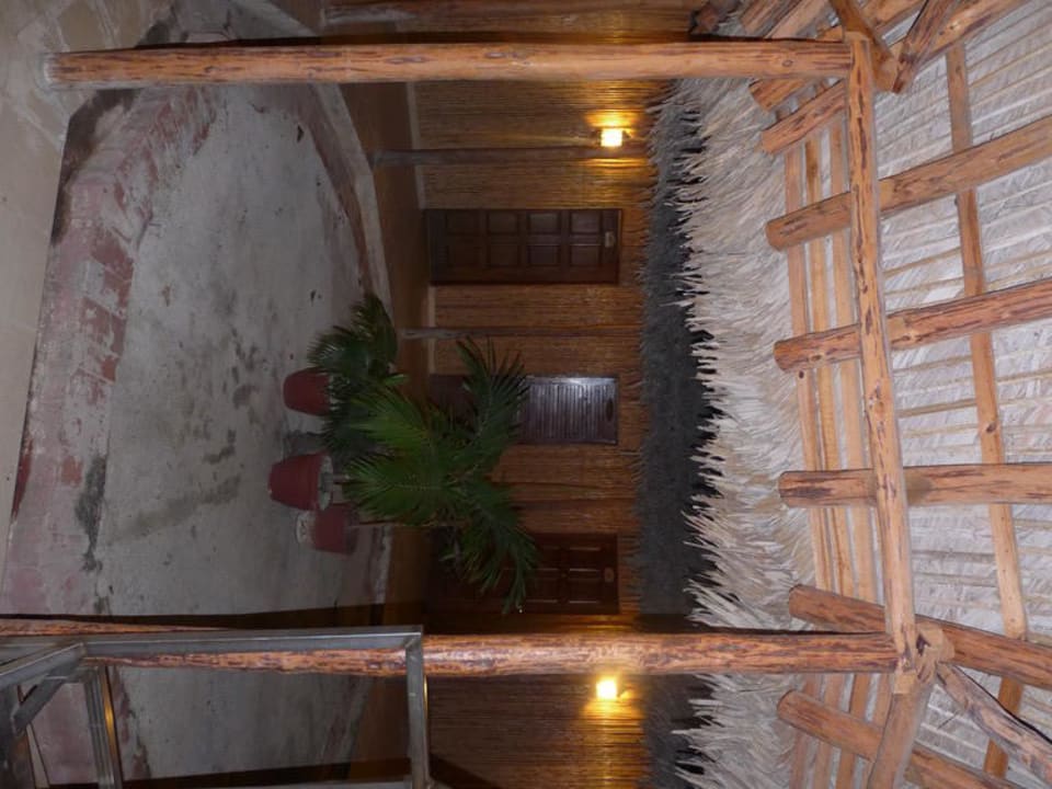 Eingang Hotel Los Caneyes