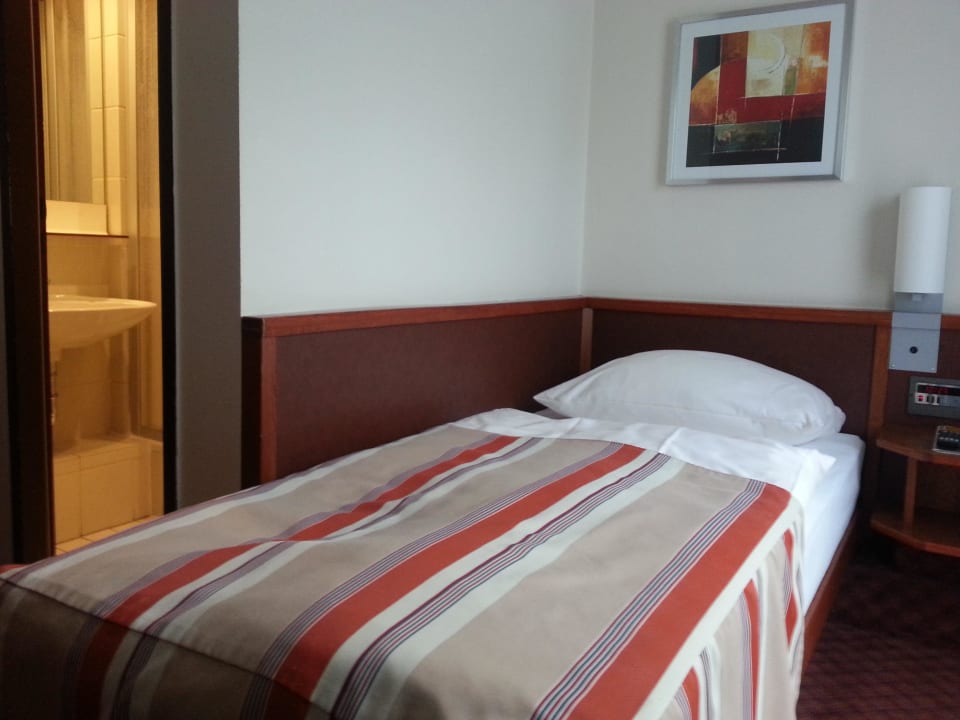 Ecke mit kleinem Einzelbett (Zi. 25) Garner Hotel Bremen North by IHG