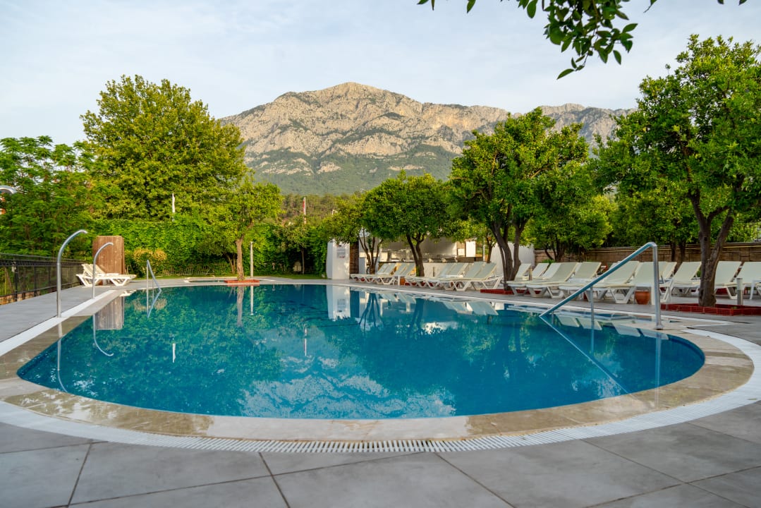 Pool Armas Gül Beach