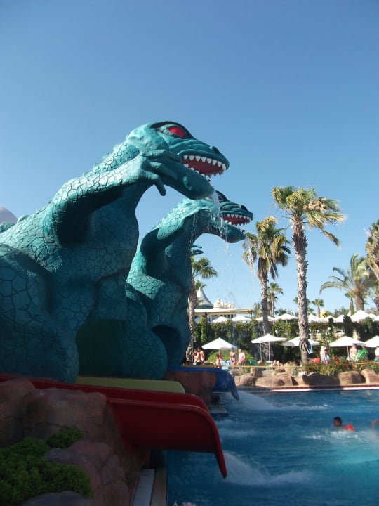 Grosse Wasserrutsche Kamelya Aishen Club