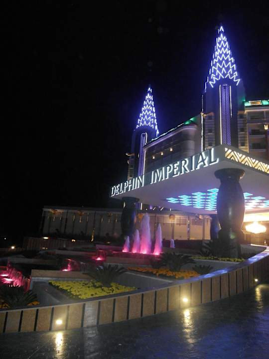 Hotel bei Nacht  Hotel Delphin Imperial
