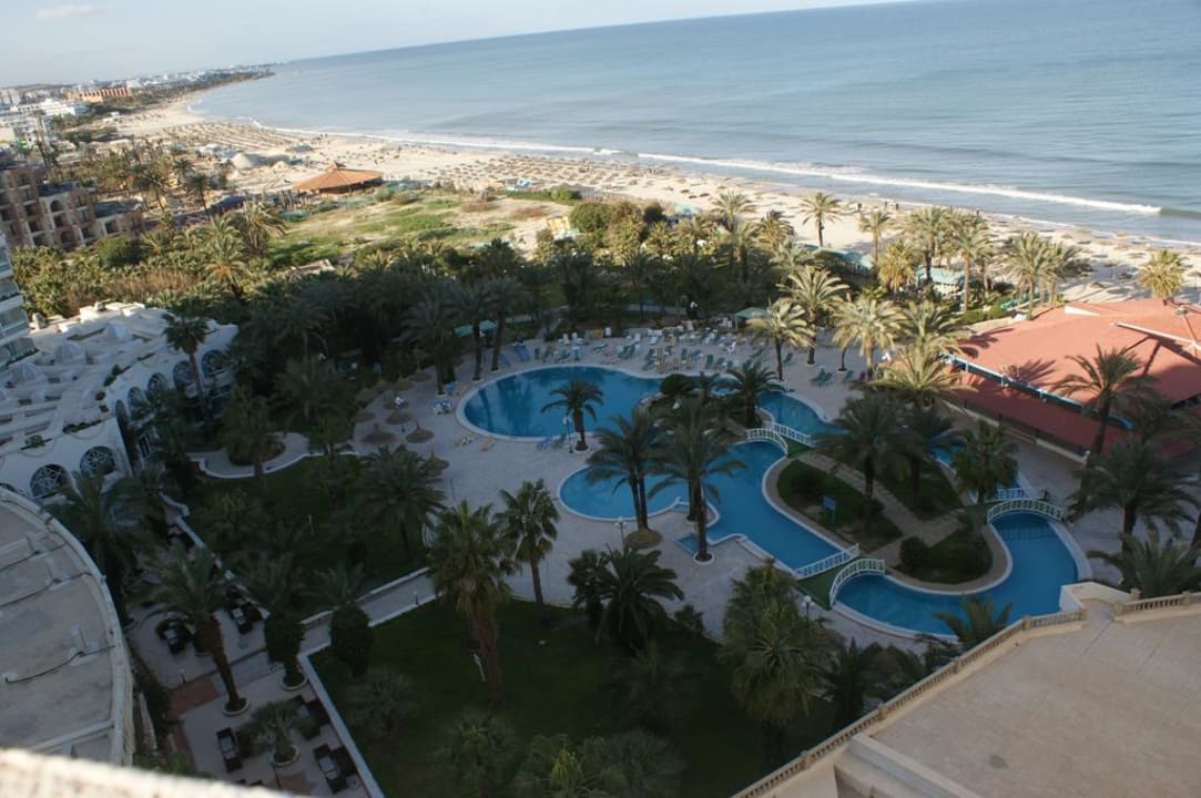 Pool, vom Dach aus gesehen Riadh Palms Resort & Spa