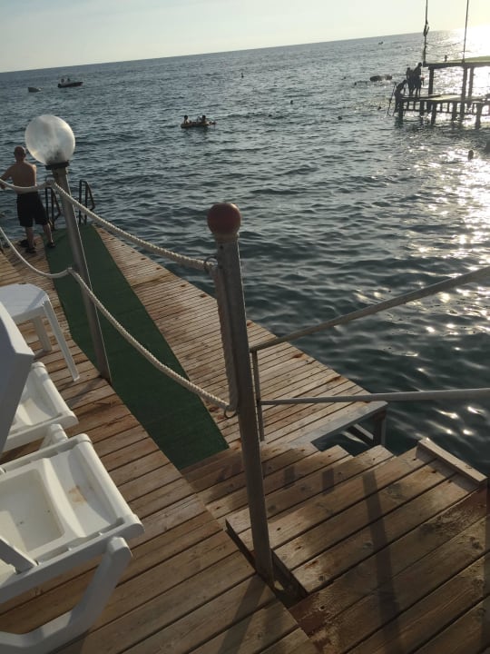 Steg direkt im Meer Dizalya Palm Garden
