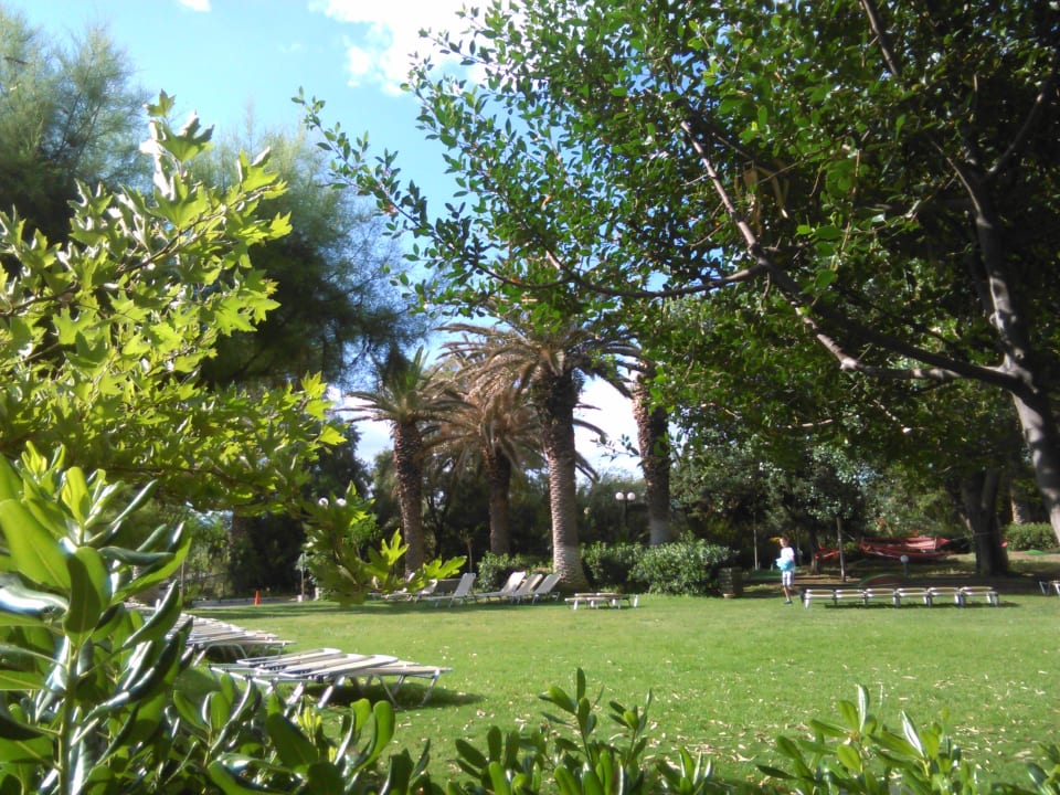 Gartenanlage Apollonia Beach Resort & Spa