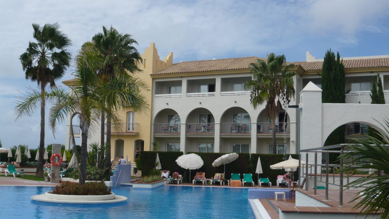 Blick auf den Nordflügel Fuerte Conil-Resort