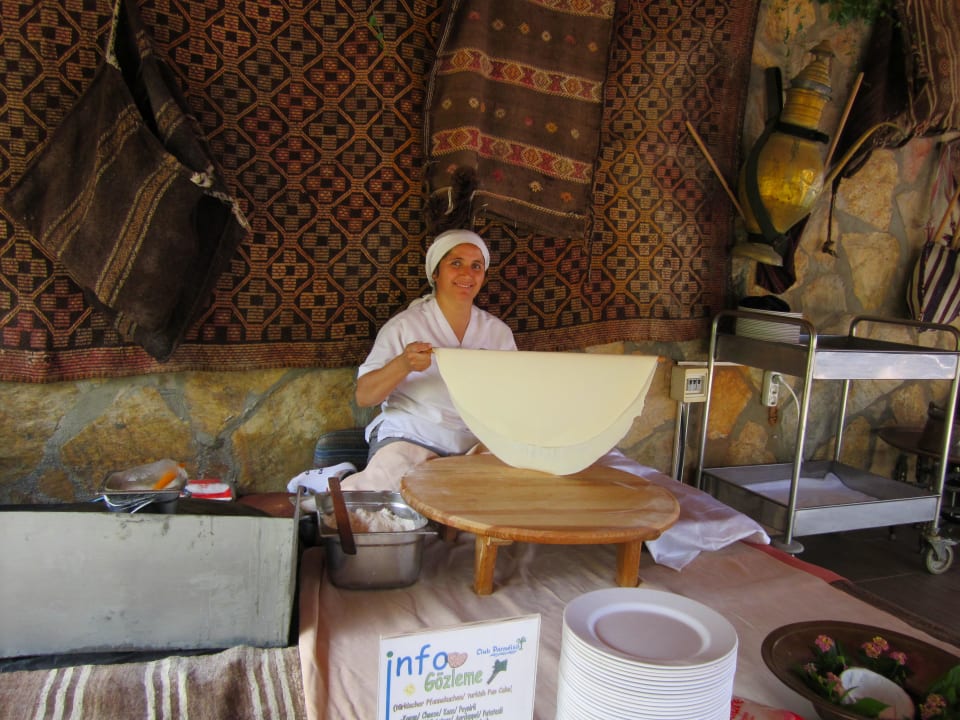 Unsere Nachmittagsversorgung,türkisches Brot ! Hotel Club Paradiso