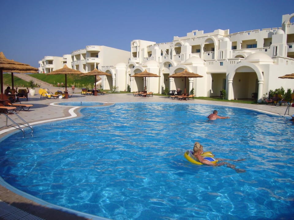 Pool Coral Sun Beach