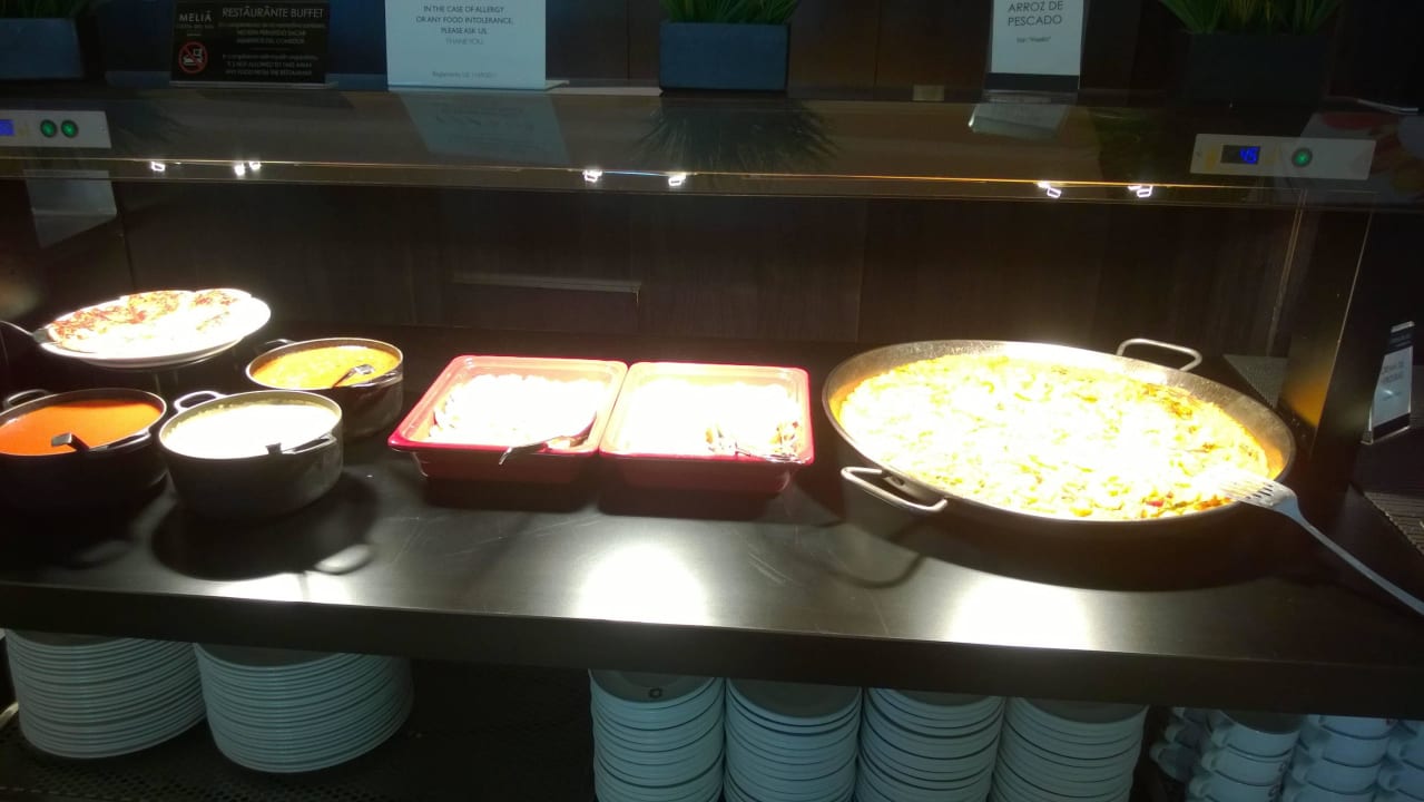 Paella, Pasta und Pizza zum Abendessen Meliá Costa del Sol