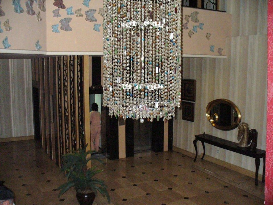 Lobby Hotel Ring